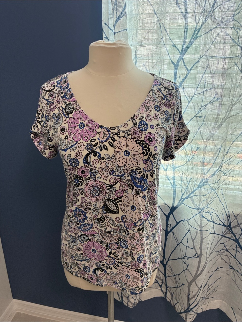 Talbots Floral V-Neck Women’s Top in Lavender and Blue